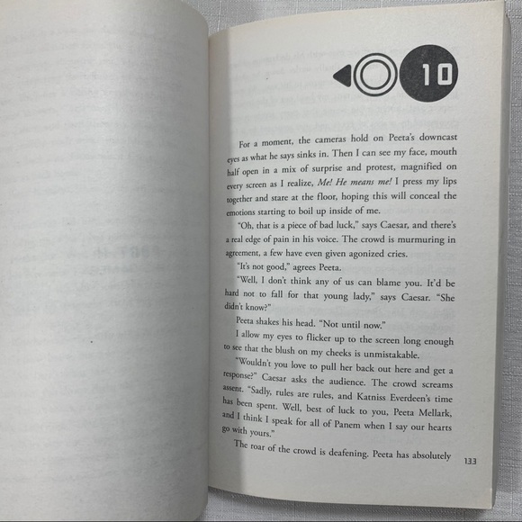 The Hunger Games - Book 1 - Picture 3 of 3